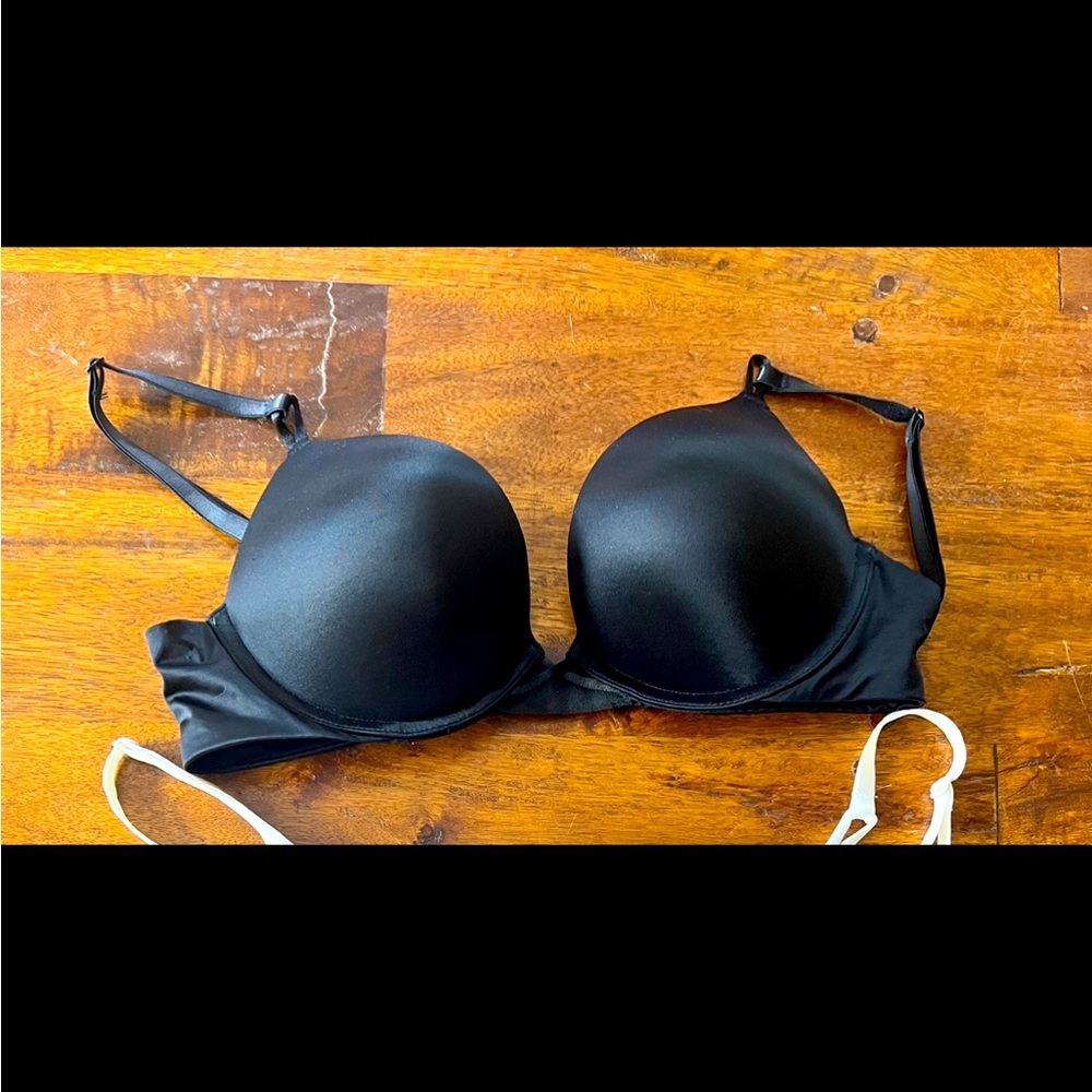 Like New Victoria’s Secret Push-up Bombshell Bra